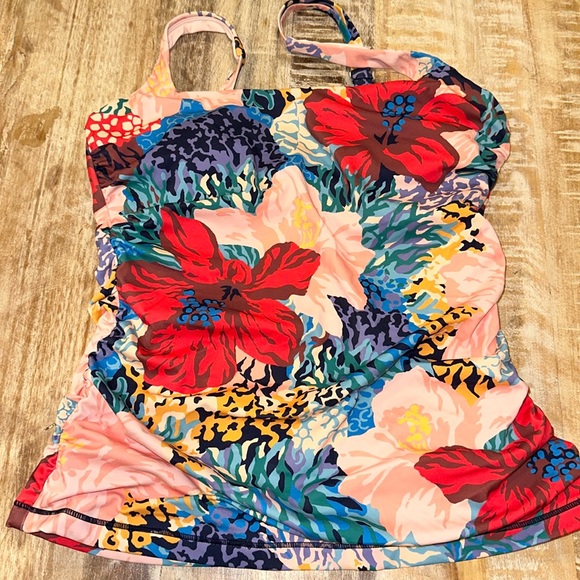 Athleta Bora Bora Swim Top 34 B C Built in Bra - Picture 2 of 6